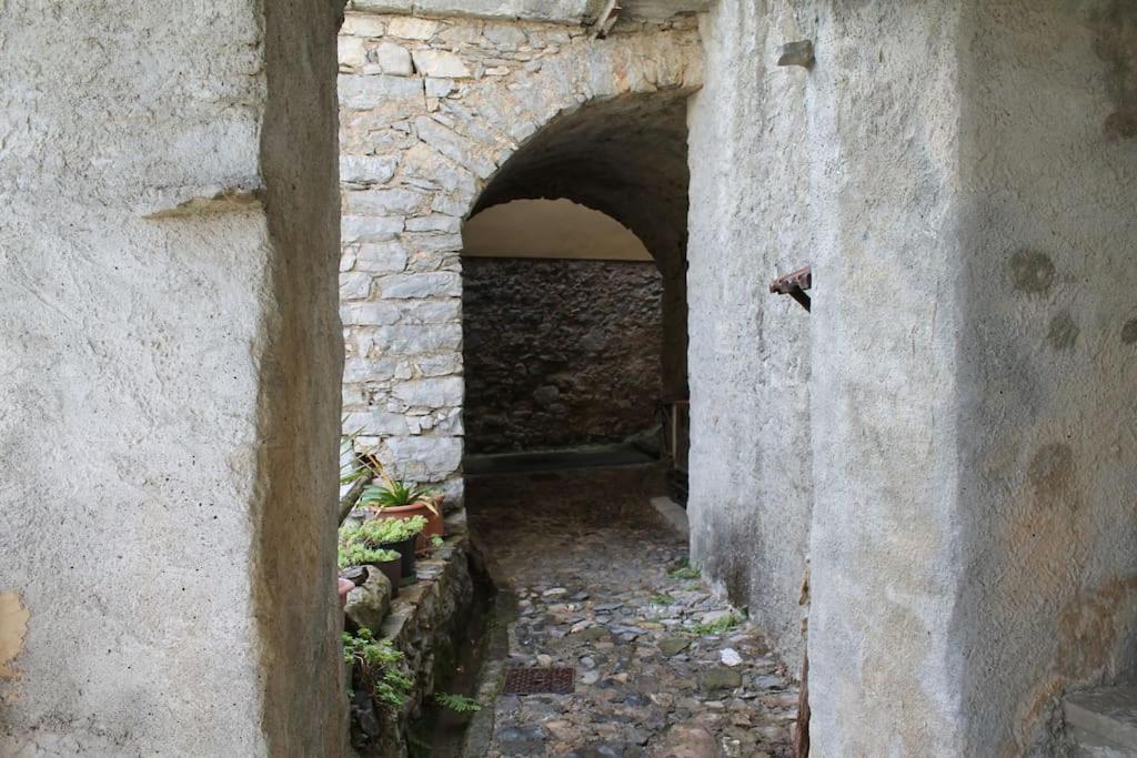 Vila Casa Nel Borgo Antico Quaratica Exteriér fotografie
