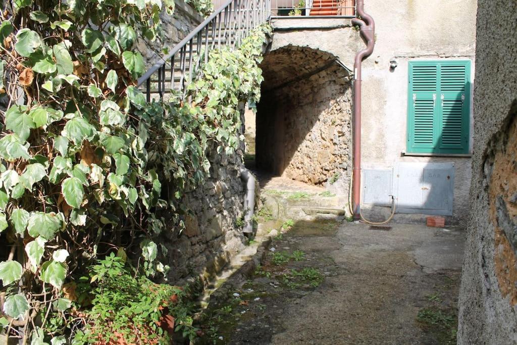 Vila Casa Nel Borgo Antico Quaratica Exteriér fotografie