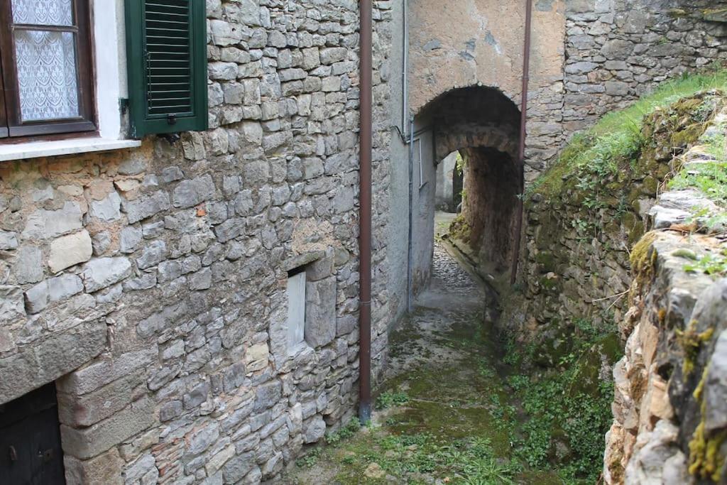 Vila Casa Nel Borgo Antico Quaratica Exteriér fotografie