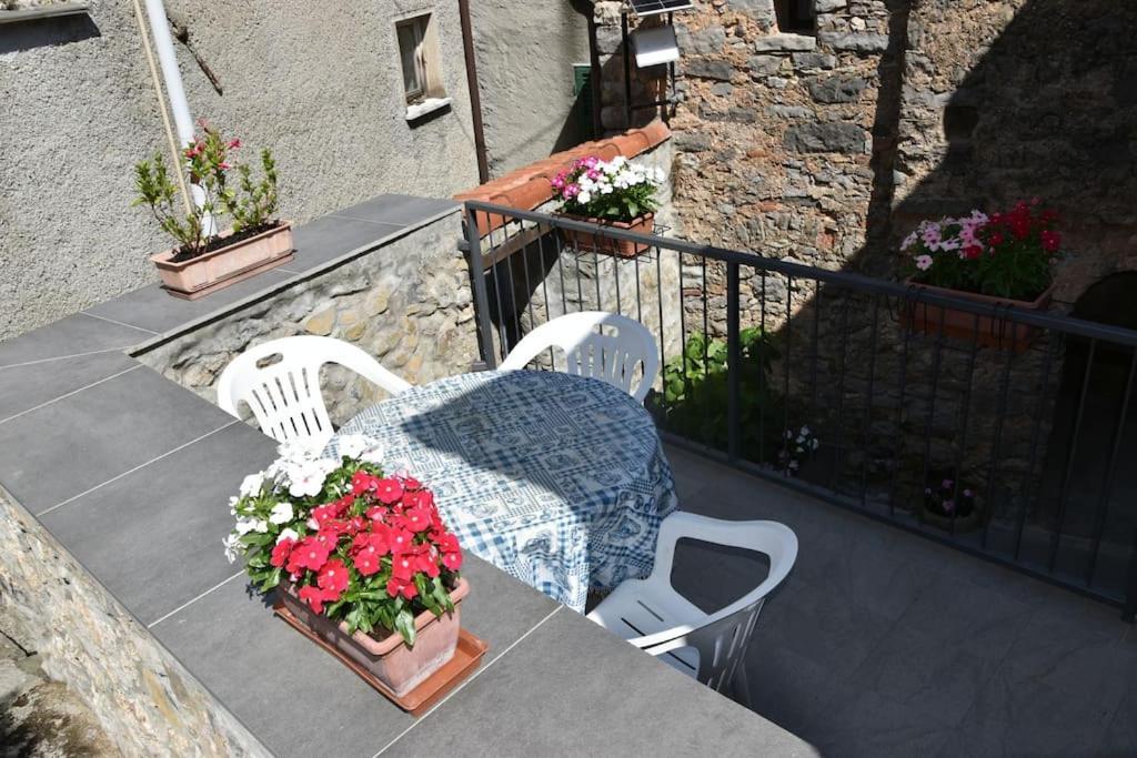 Vila Casa Nel Borgo Antico Quaratica Exteriér fotografie