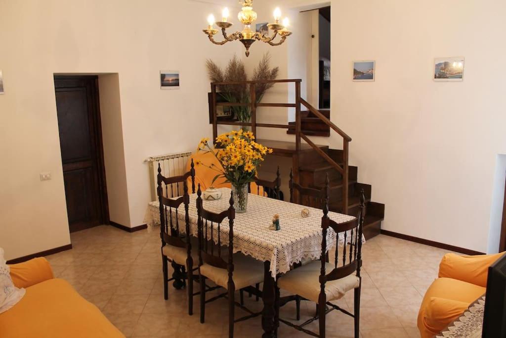 Vila Casa Nel Borgo Antico Quaratica Exteriér fotografie